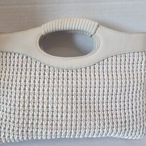 Altar'd State Off‎ White Raffia Convertible Clutch W/Strap